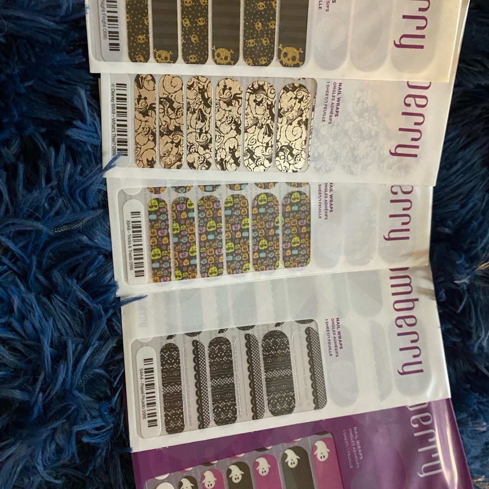 Elegant Black and Gold Phone Skins by Jamberry